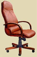 Офисное кресло для руководителя Далия